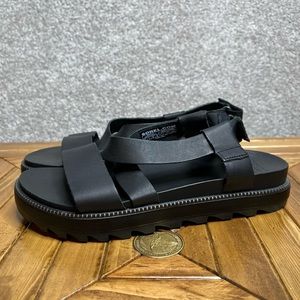 NWOT Sorel Roaming Black Leather Criss Cross Strappy Platform Sandals